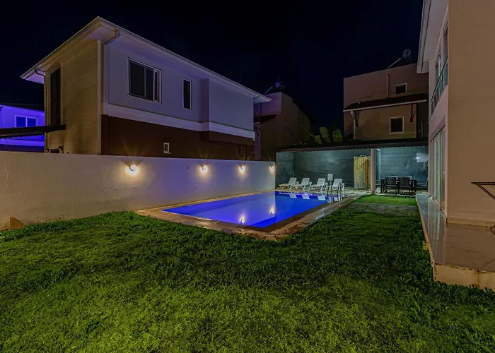 Near By The Land Of Legends , Private Pool , Larisa 别墅