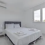 Вилла Near By The Land Of Legends , Private Pool , Larisa